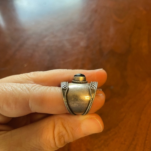 Vintage sterling and onyx ring - Picture 3 of 4